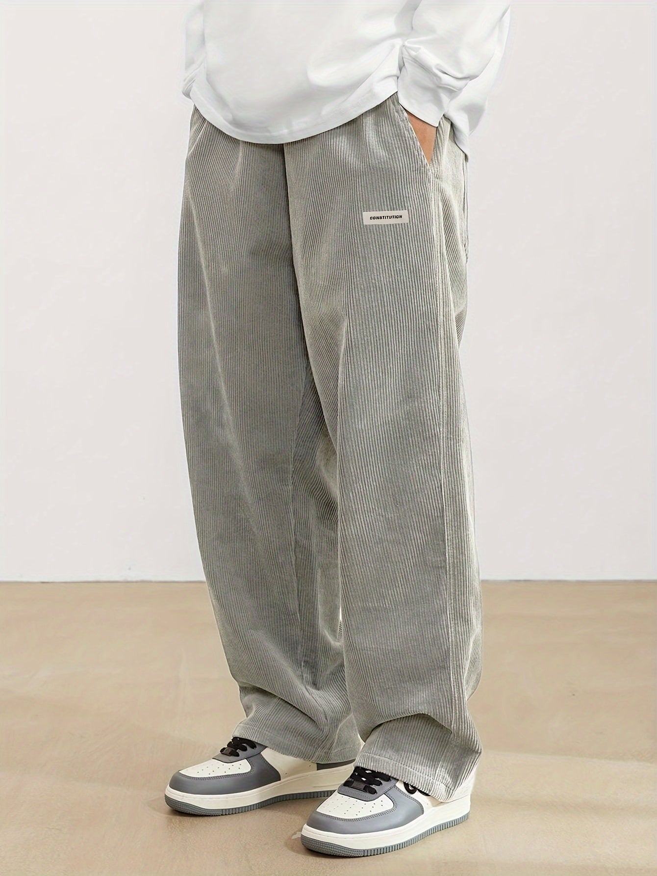 Varello – Herren Cordhose mit Geradem Bein & Taschen im Retro-Stil-Hellgrau-S-HauteBerlin