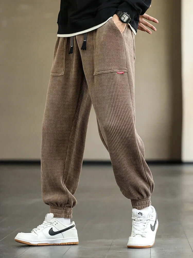 Cord-Jogginghose | Locker sitzend | Kordelzug | Jogginghose | Herrenhose-HauteBerlin