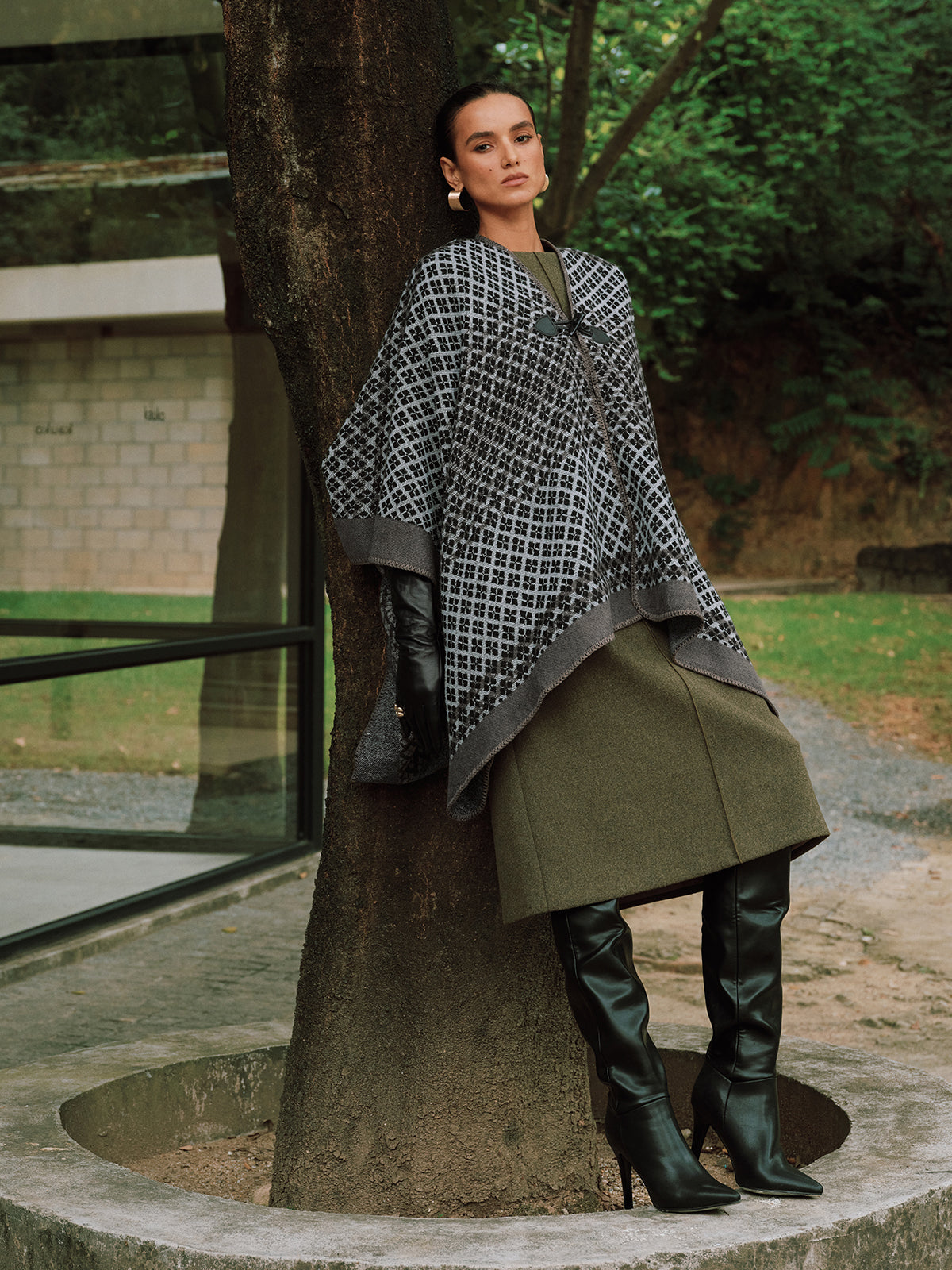 Gestrickter Poncho | Elegant | Übergröße | Poncho Cape | Damenbekleidung-HauteBerlin