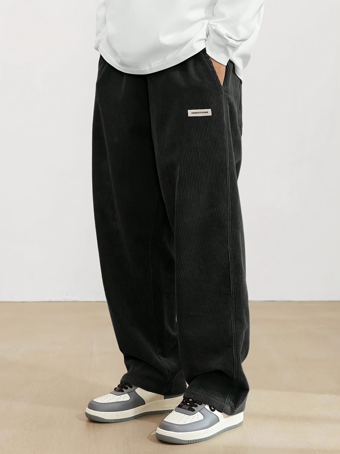 Varello – Herren Cordhose mit Geradem Bein & Taschen im Retro-Stil-Schwarz-S-HauteBerlin