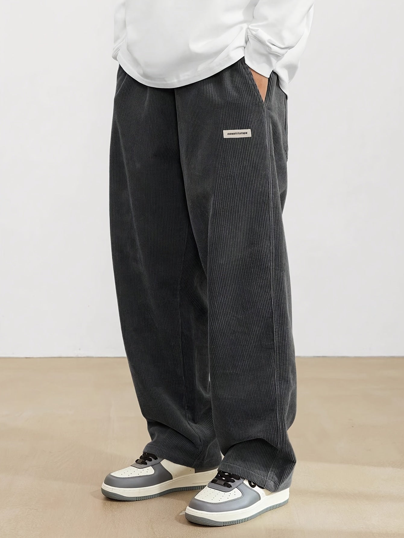 Varello – Herren Cordhose mit Geradem Bein & Taschen im Retro-Stil-Tiefgrau-S-HauteBerlin