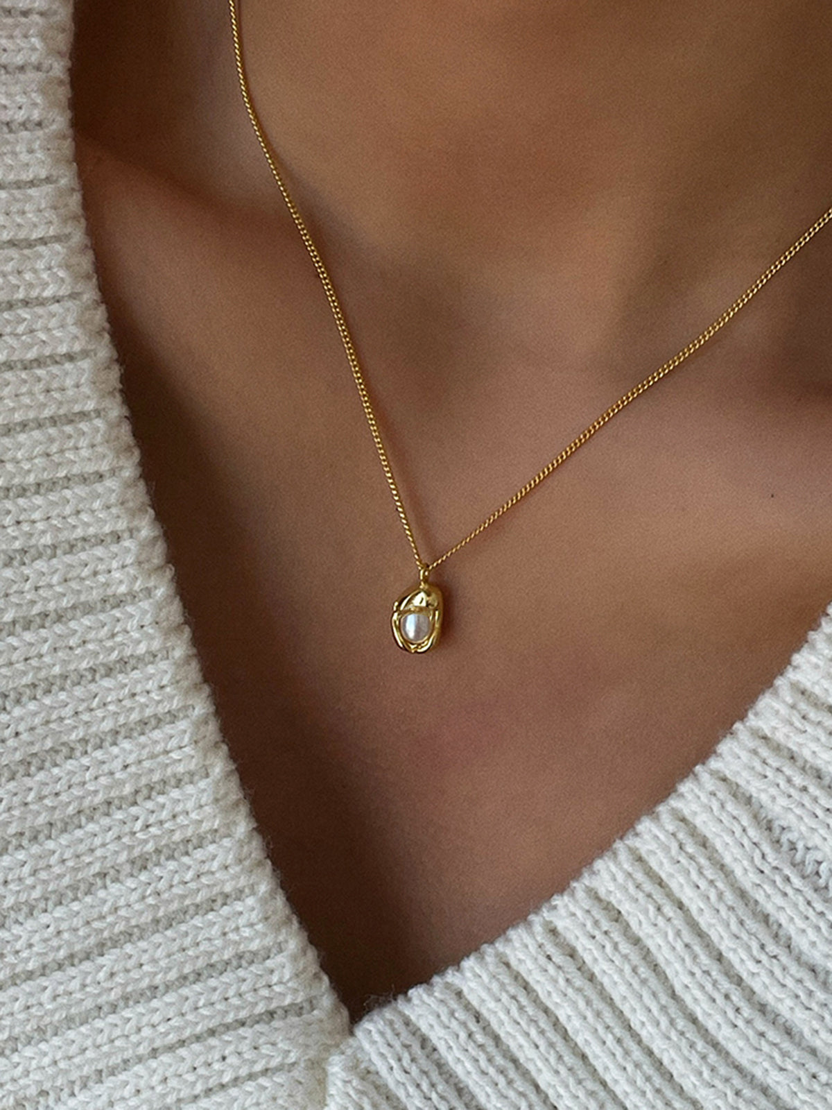 Anhänger-Halskette – Perle – Minimalistisch – Goldene Halskette – Damen-Halskette-HauteBerlin