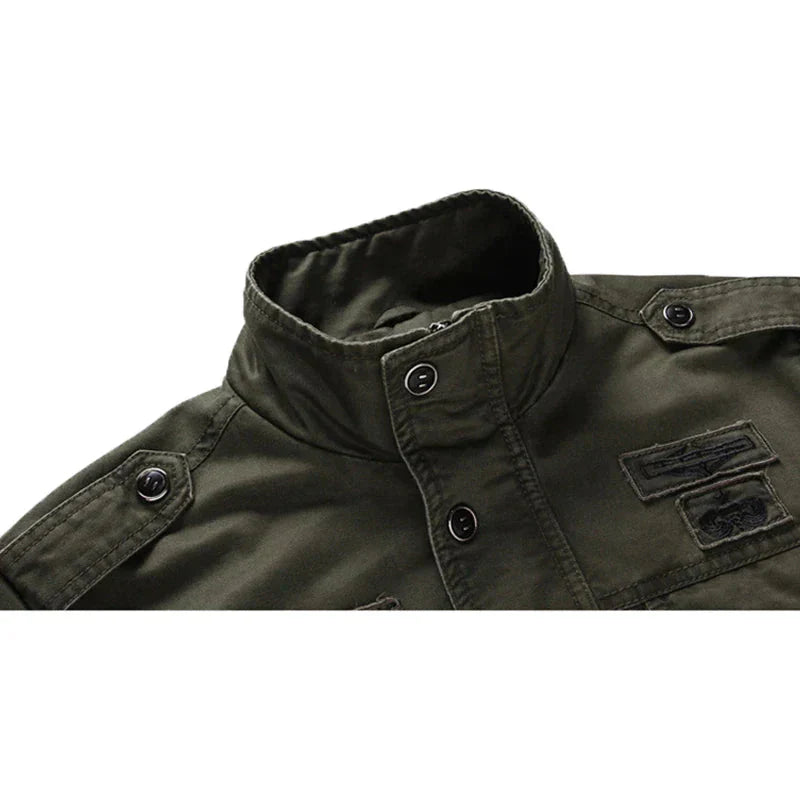 Armeegrüne Jacke | Zip-Up | Taschen | Herrenjacke | Outdoorjacke-HauteBerlin