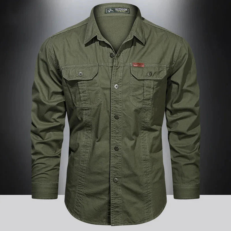 Cargo-Shirt – Langärmliges Herrenhemd mit Knöpfen und Taschen-HauteBerlin