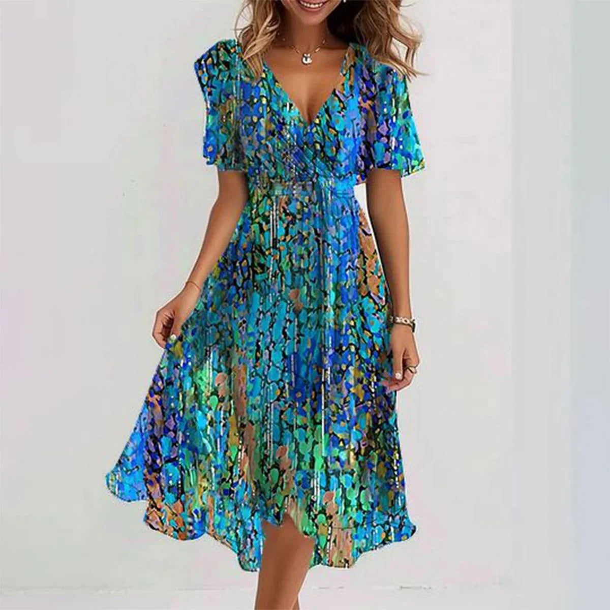 Chiffonkleid – Elegantes, fließendes Midikleid mit V-Ausschnitt-HauteBerlin