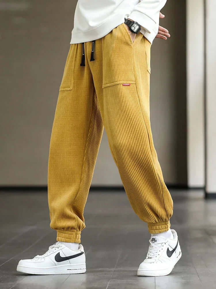 Cord-Jogginghose | Locker sitzend | Kordelzug | Jogginghose | Herrenhose-HauteBerlin