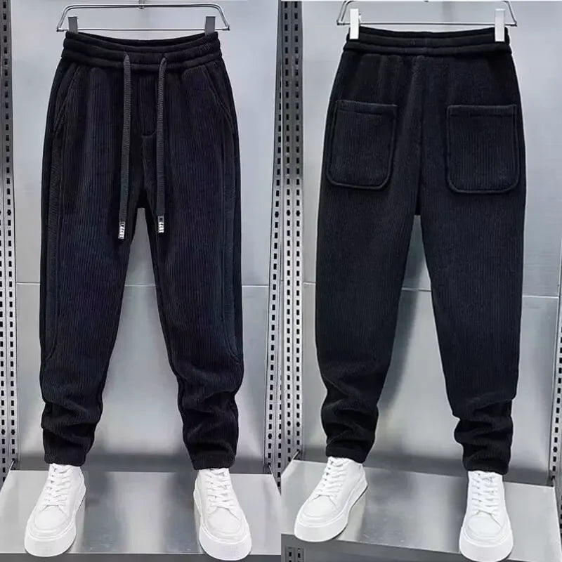 Cordhose – Herrenhose mit elastischem Bund, lockerer Passform und weiten Beinen-HauteBerlin