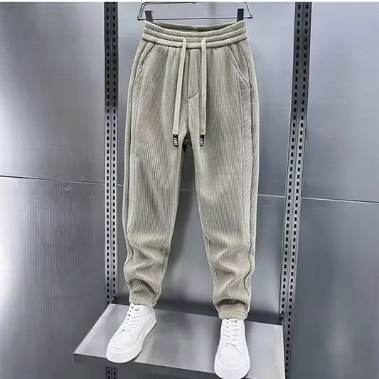Cordhose – Herrenhose mit elastischem Bund, lockerer Passform und weiten Beinen-HauteBerlin