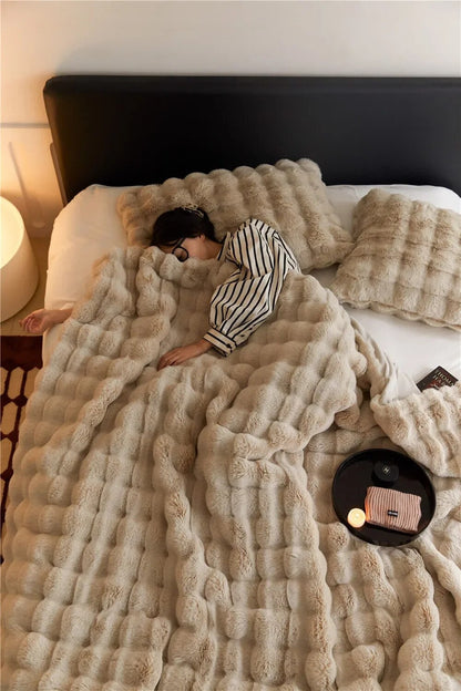 Felldecke | Plüsch | Fleece | Flauschige Decke | Winterdecke-HauteBerlin