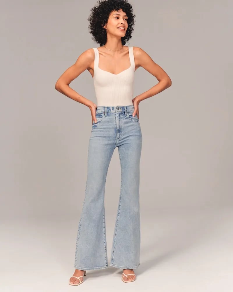 Flared Jeans | Blau | Denim | Hochtaillierte Jeans | Damenjeans-HauteBerlin