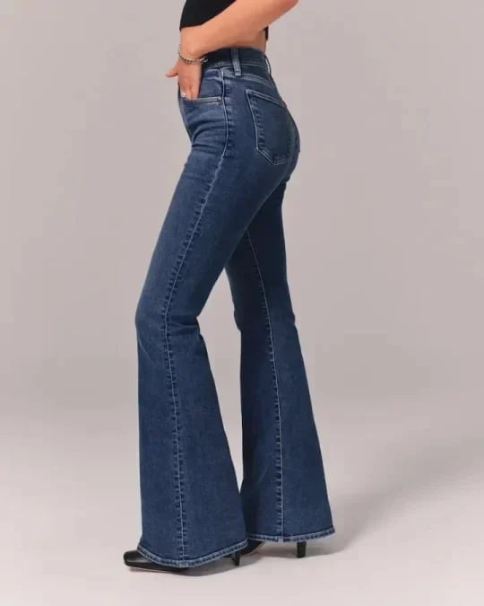 Flared Jeans | Blau | Denim | Hochtaillierte Jeans | Damenjeans-HauteBerlin