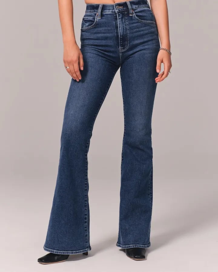 Flared Jeans | Blau | Denim | Hochtaillierte Jeans | Damenjeans-HauteBerlin
