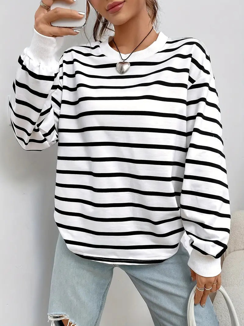 Gestreiftes Sweatshirt – Lässiger Oversize-Pullover für Frauen-HauteBerlin