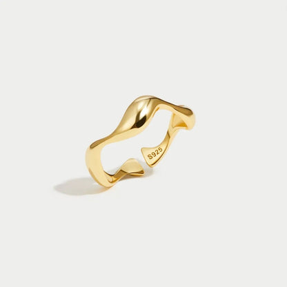 Golden Ring – Minimalistischer, wellenförmiger, verstellbarer Damenring-HauteBerlin