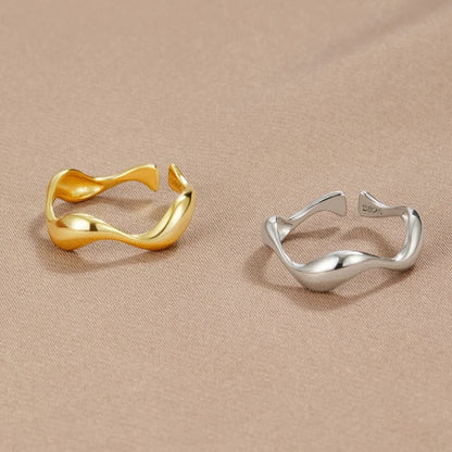 Golden Ring – Minimalistischer, wellenförmiger, verstellbarer Damenring-HauteBerlin