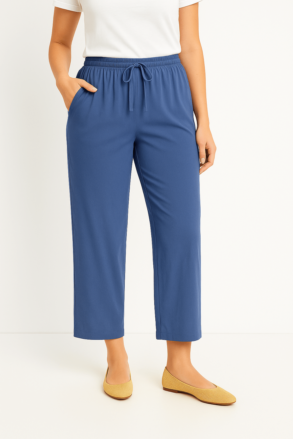 Hose mit Kordelzug – Elastischer Bund – Verkürzt – Gerade geschnittene Hose – Damenhose-HauteBerlin