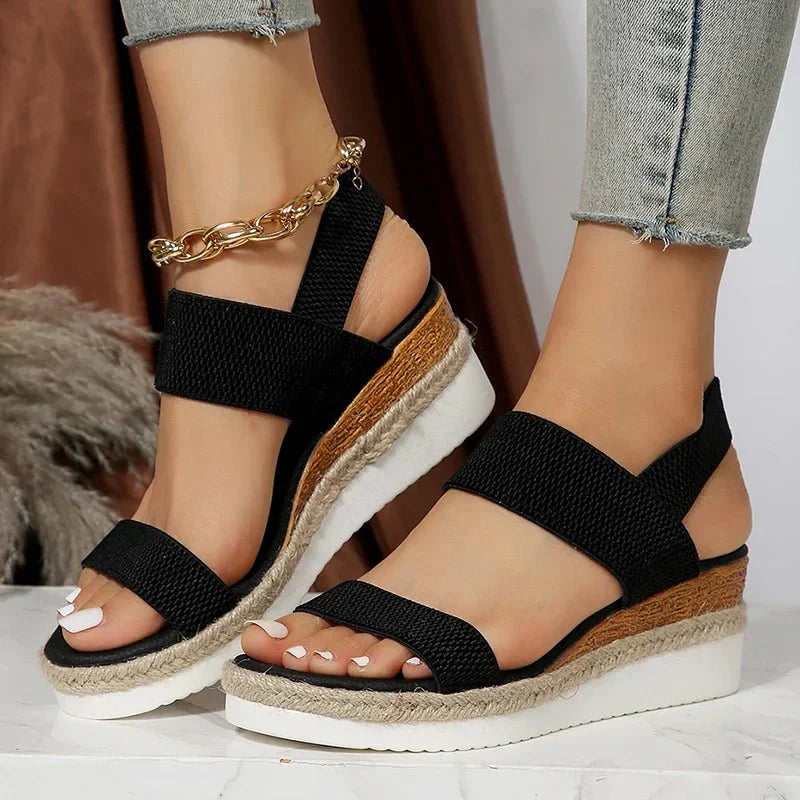 Keilsandalen | Elastische Riemen | Slip-On | Plateausandalen | Damen-HauteBerlin