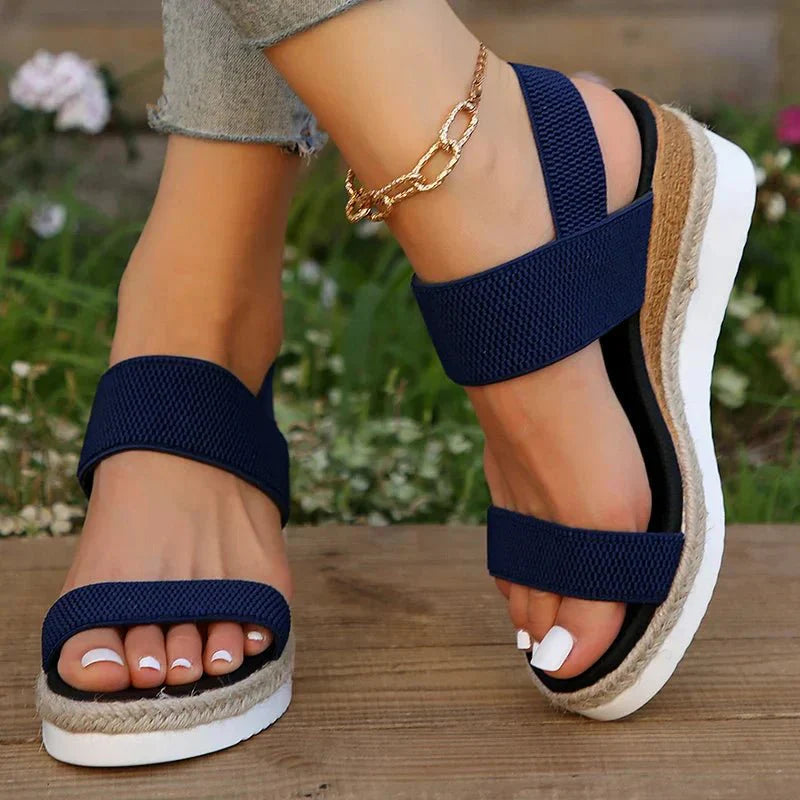 Keilsandalen | Elastische Riemen | Slip-On | Plateausandalen | Damen-HauteBerlin