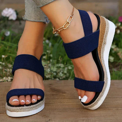 Keilsandalen | Elastische Riemen | Slip-On | Plateausandalen | Damen-HauteBerlin