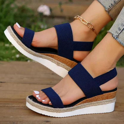 Keilsandalen | Elastische Riemen | Slip-On | Plateausandalen | Damen-HauteBerlin