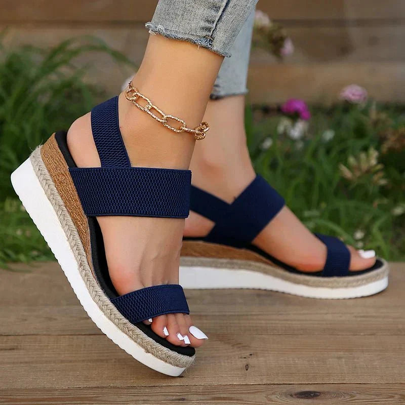 Keilsandalen | Elastische Riemen | Slip-On | Plateausandalen | Damen-HauteBerlin