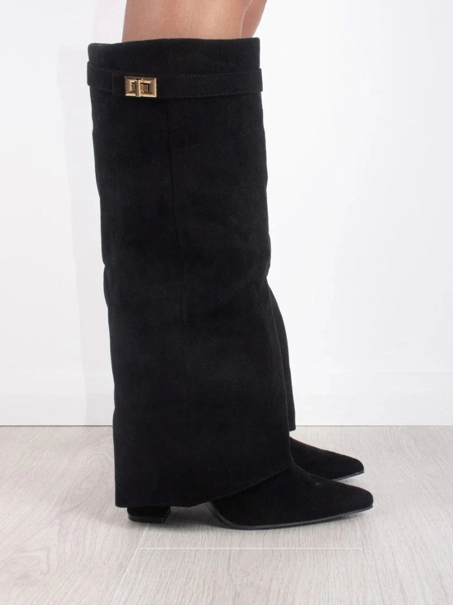 Kniehohe Stiefel – Damenstiefel aus Wildlederimitat mit spitzer Zehenpartie und Absatz-HauteBerlin