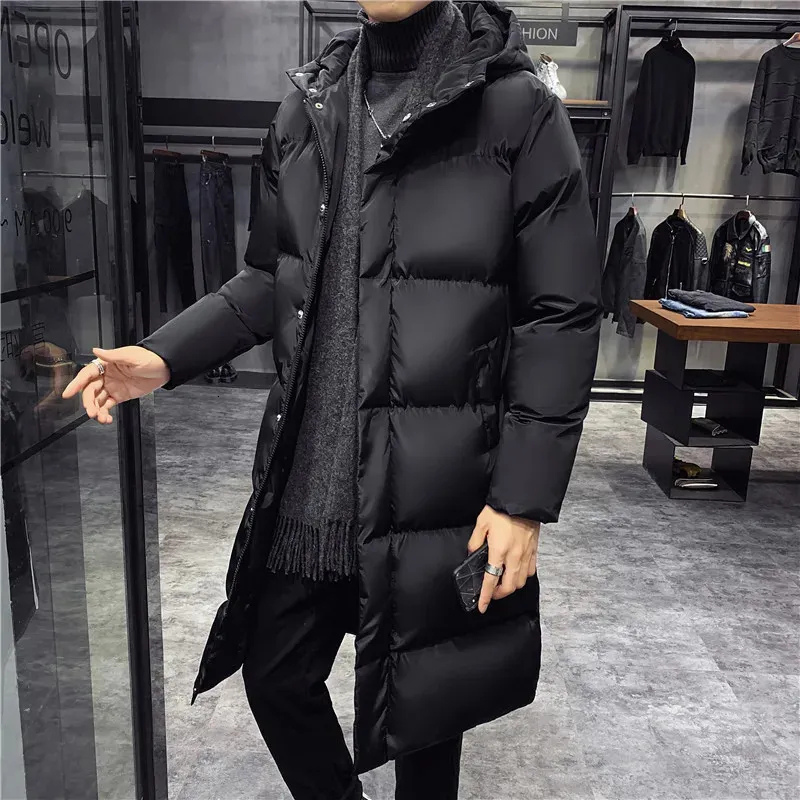 Lange Daunenjacke – Warmer Wintermantel mit Kapuze für Männer-HauteBerlin