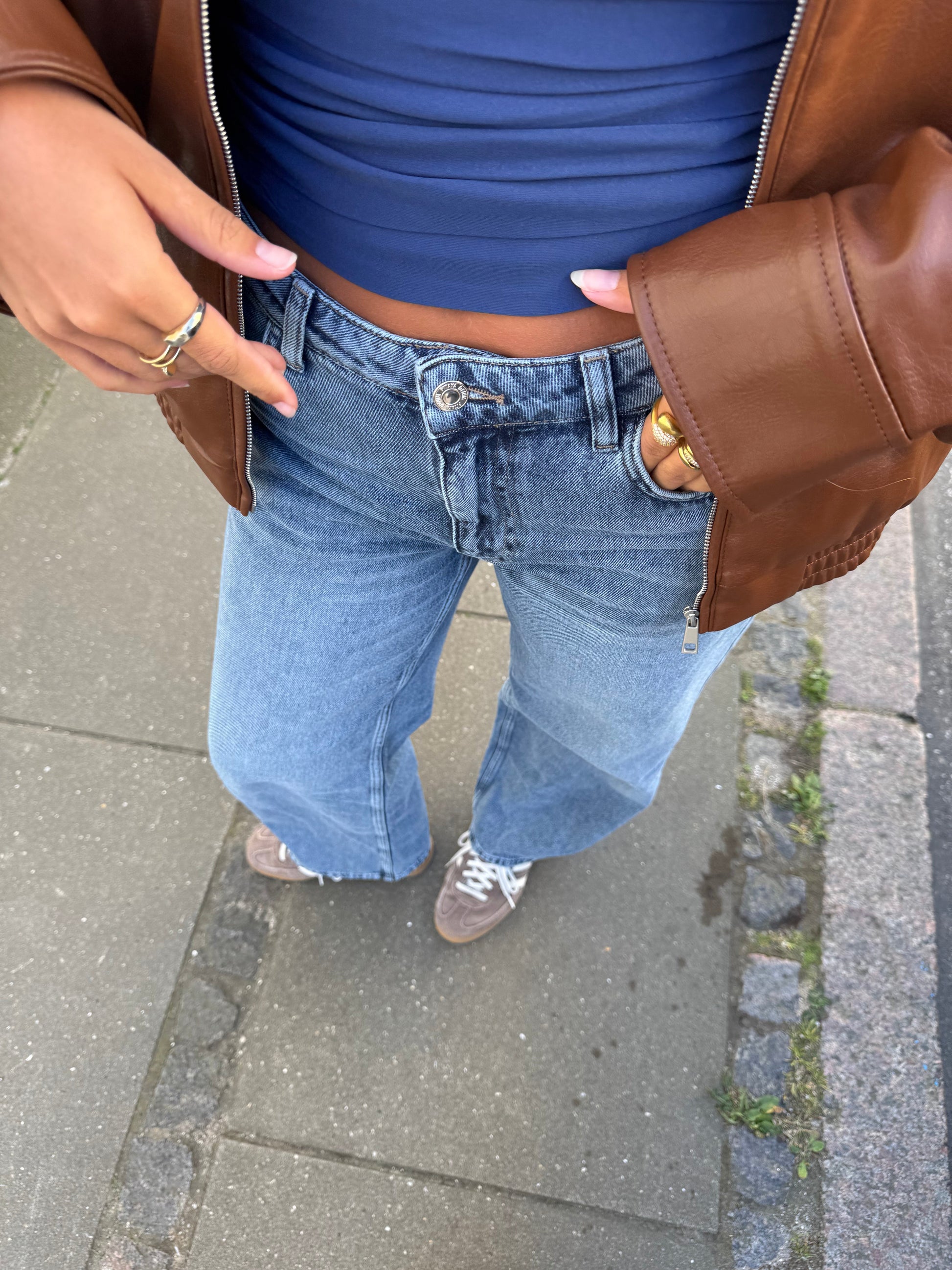 Loose Fit Jeans – Damenjeans mit normaler Leibhöhe und geradem Bein-HauteBerlin