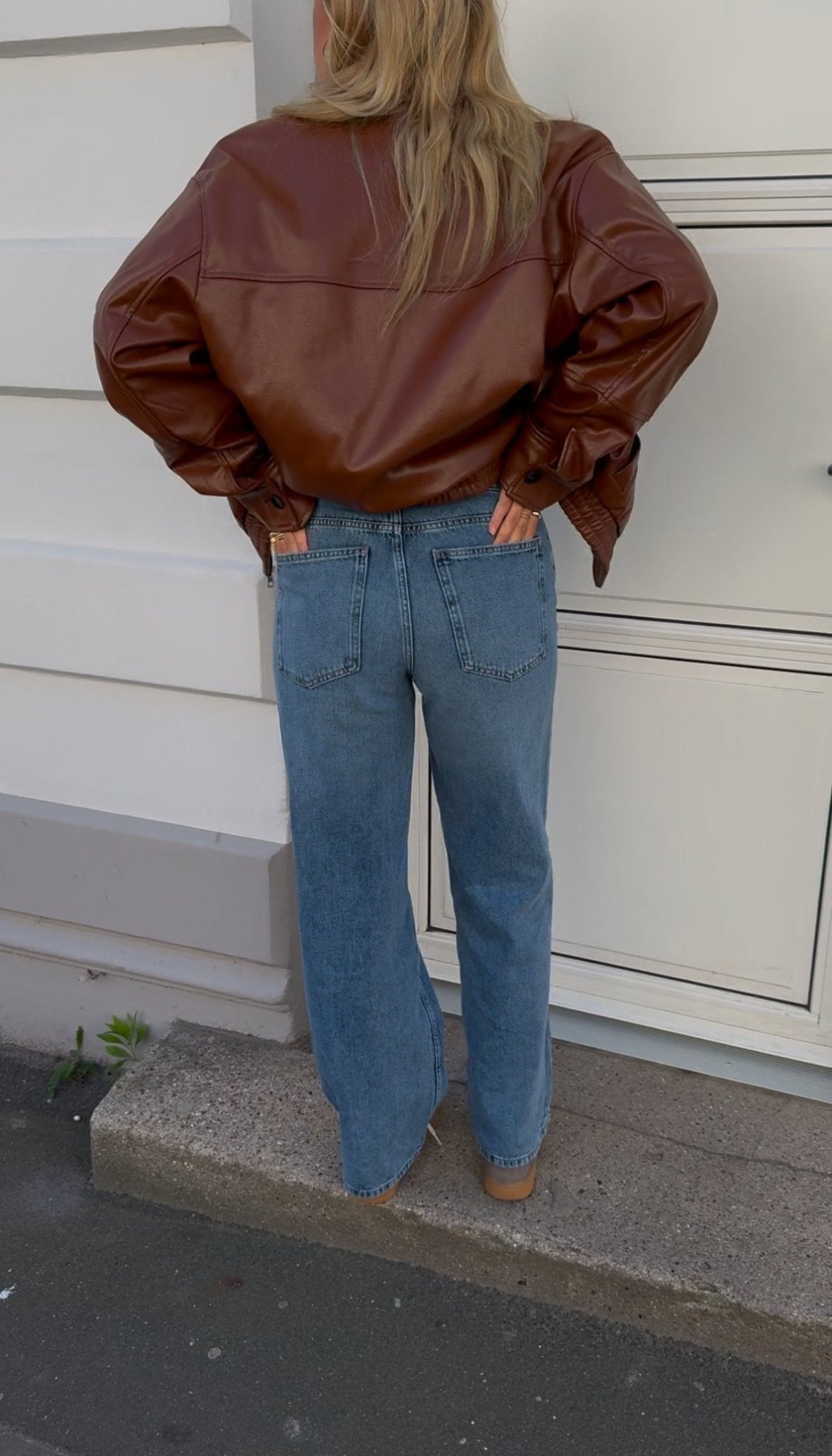Loose Fit Jeans – Damenjeans mit normaler Leibhöhe und geradem Bein-HauteBerlin