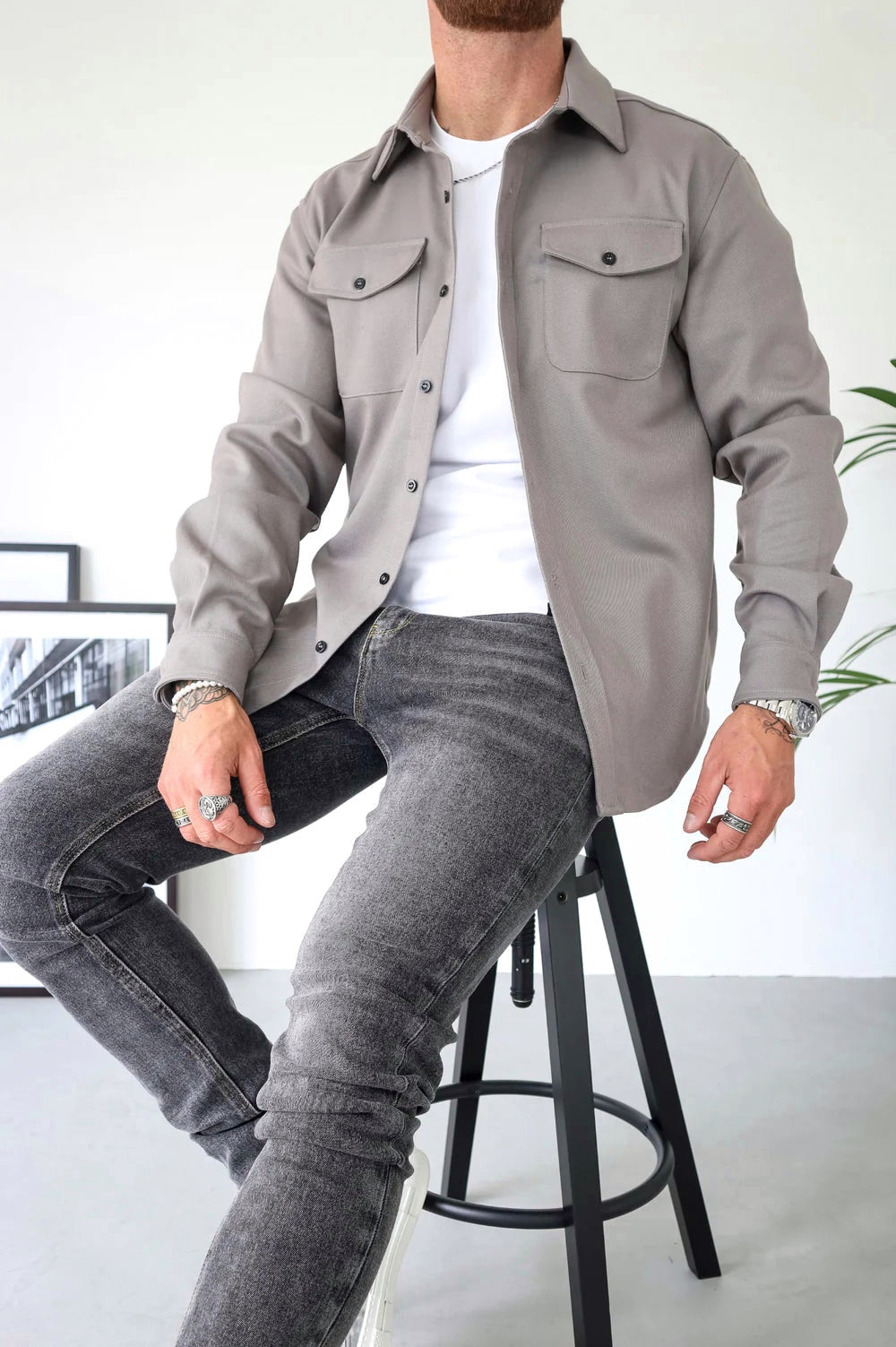 Overshirt – Langärmliges Herrenhemd mit Brusttaschen und Knöpfen-HauteBerlin