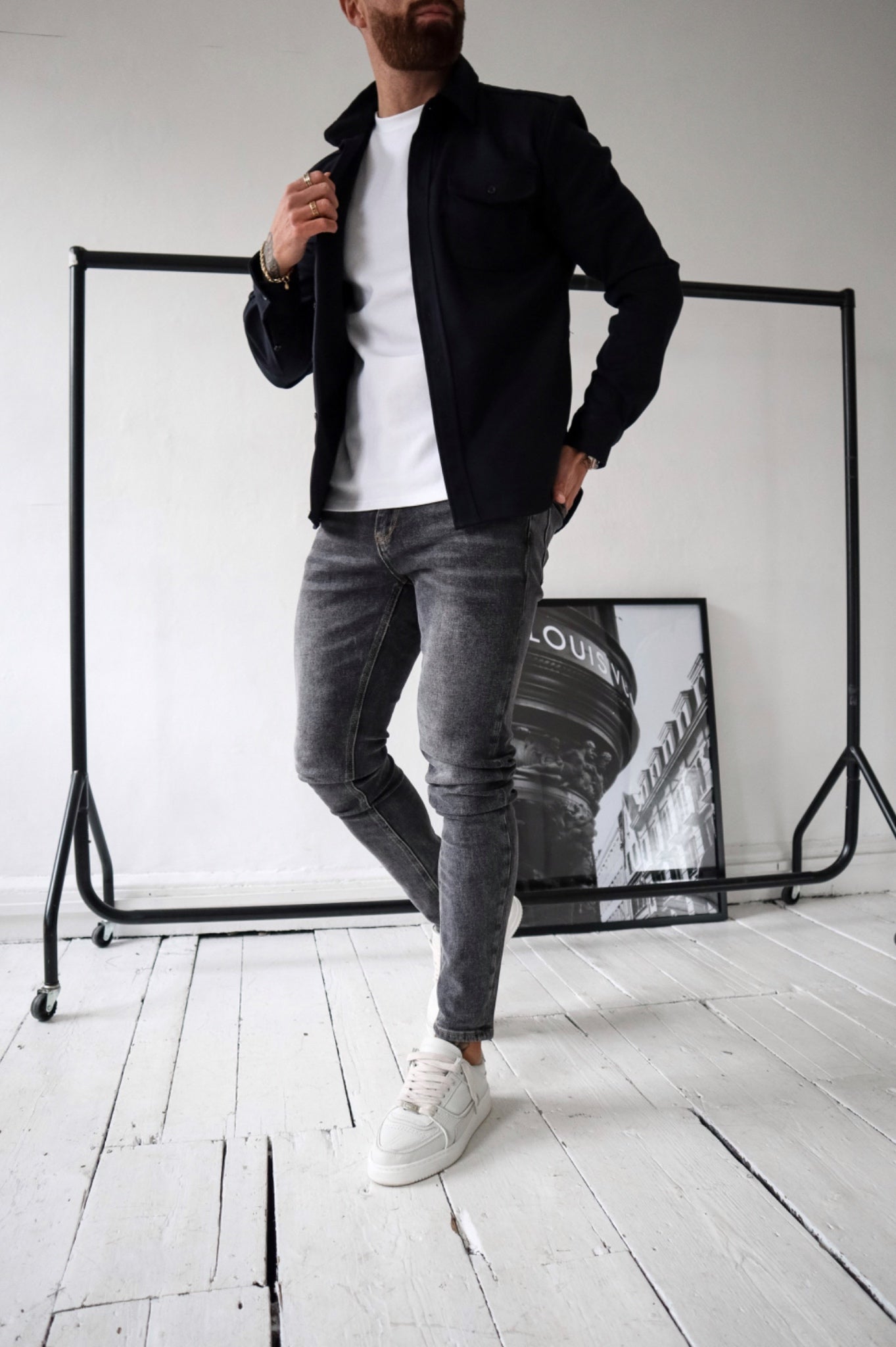 Overshirt – Langärmliges Herrenhemd mit Brusttaschen und Knöpfen-HauteBerlin