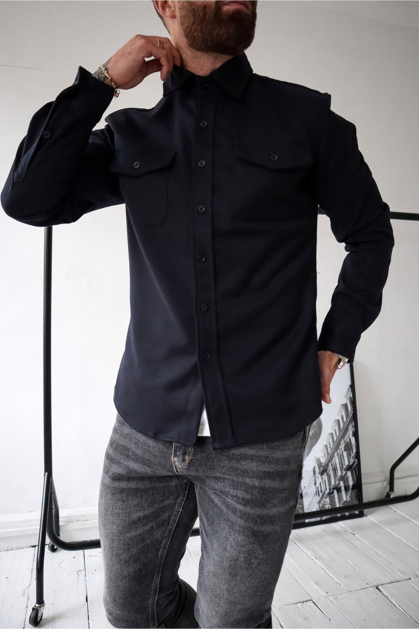 Overshirt – Langärmliges Herrenhemd mit Brusttaschen und Knöpfen-HauteBerlin