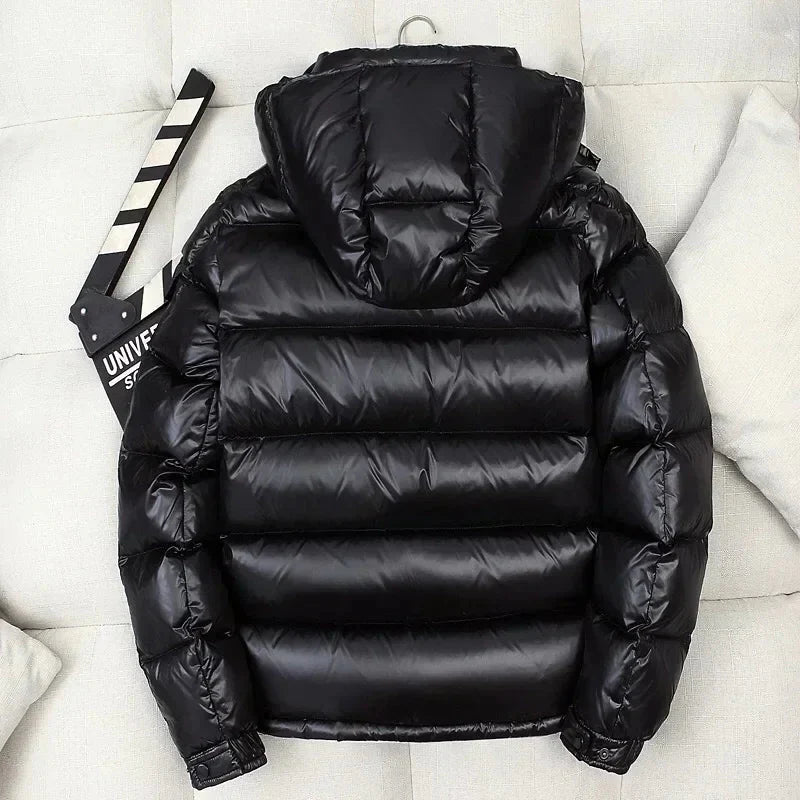 Puffer Jacke | Kurz | Mit Kapuze | Glänzende Herren-Daunenjacke | Winterjacke für Herren-HauteBerlin