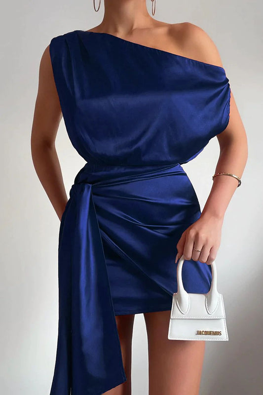 Satin-Kleid – Ärmelloses, schulterfreies Mini-Partykleid für Frauen-HauteBerlin