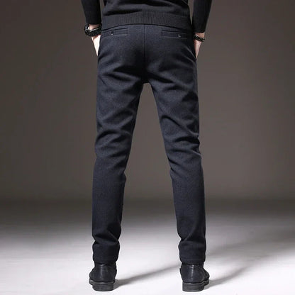 Schmal geschnittene Jogginghose – Lässige Skinny-Hose mit Kordelzug für Männer-HauteBerlin