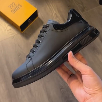 Schwarze Sneaker - Schnürer - Rutschfest - Wanderschuhe - Herren Sneaker-HauteBerlin