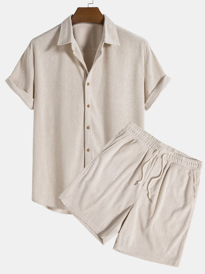 Set aus Hemd und Shorts – 2-teiliges Set für Herren mit kurzen Ärmeln und Knopfleiste-HauteBerlin