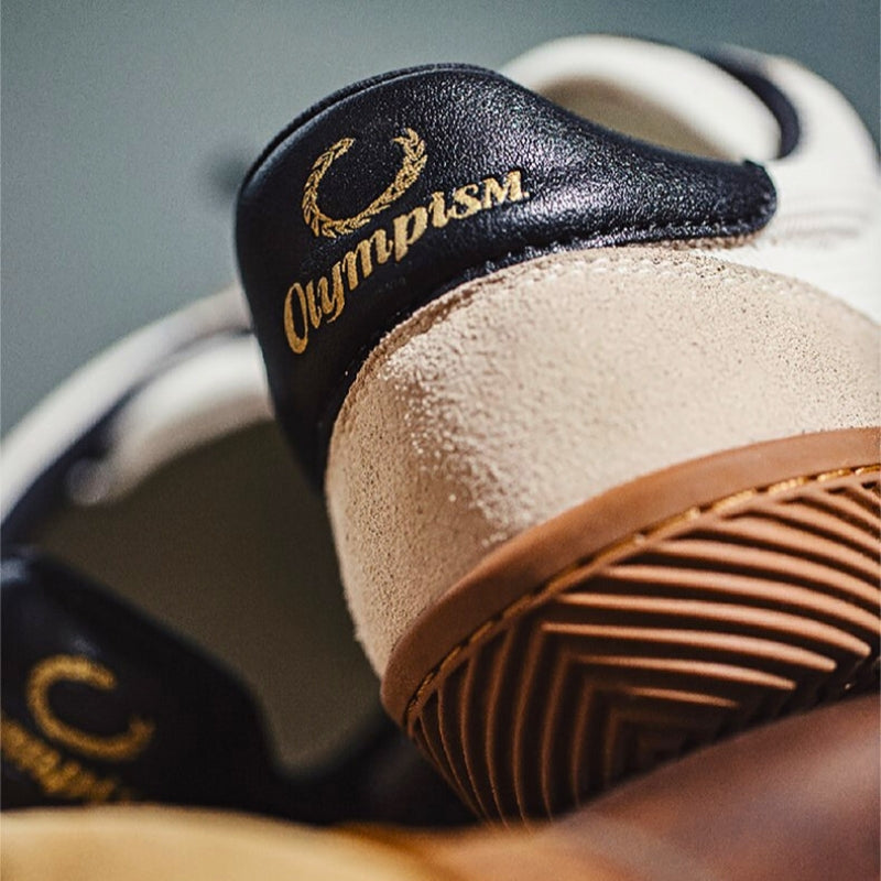 Sneakers – Sport – Schwarz und Weiß – Schnürschuhe – Herrenschuhe-HauteBerlin