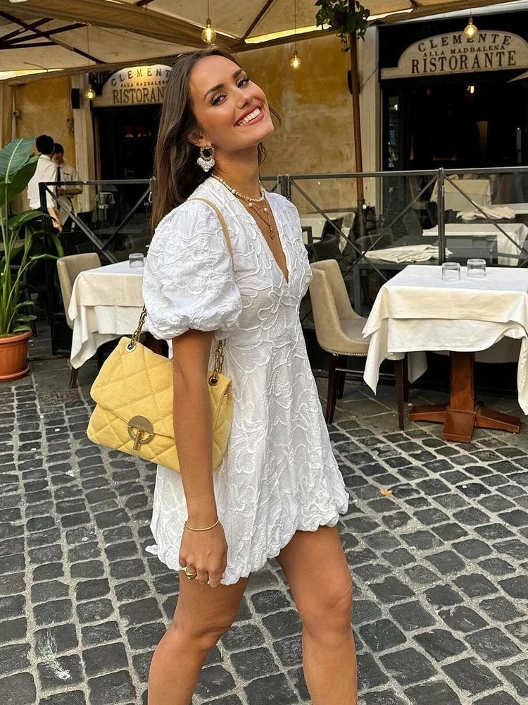 Sommerkleid – Weißes Minikleid mit Puffärmeln für Damen-HauteBerlin