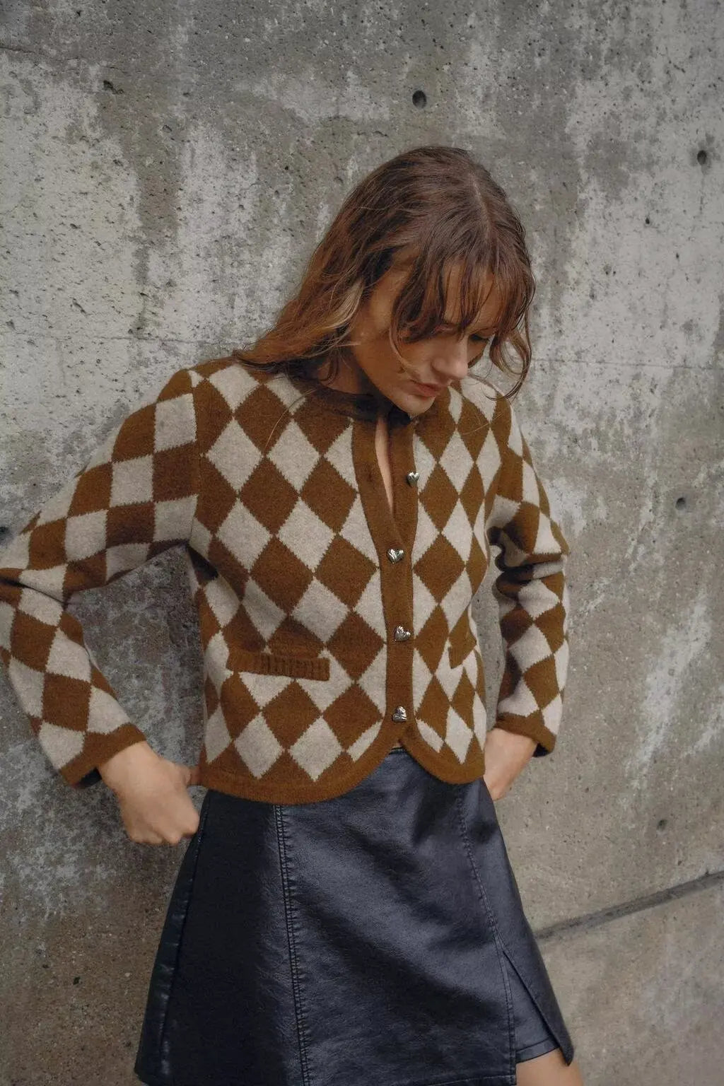 Strickjacke – Rautenmuster – Karomuster – Knopfleiste – Damenstrickjacke-HauteBerlin
