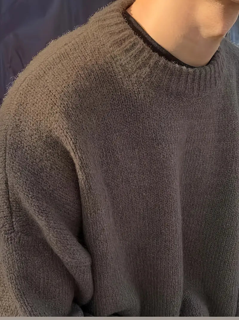 Strickpullover – Herrenpullover mit Rundhalsausschnitt und lockerer Passform-HauteBerlin