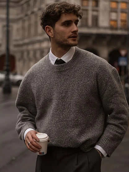 Strickpullover – Herrenpullover mit Rundhalsausschnitt und lockerer Passform-HauteBerlin