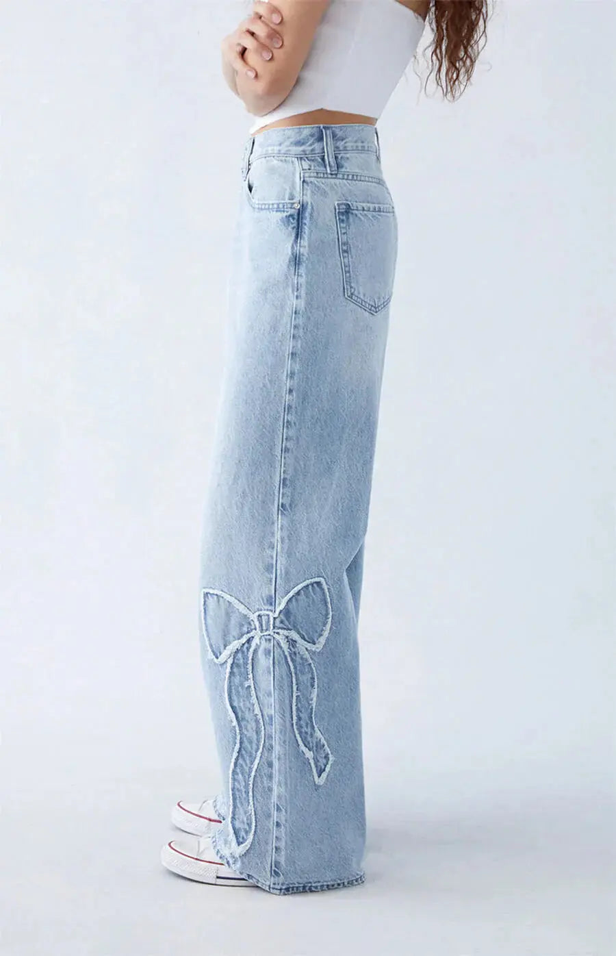 Weite Jeans | Hellblau | Schleifendetail | Locker sitzende Jeans | Damenjeans-HauteBerlin