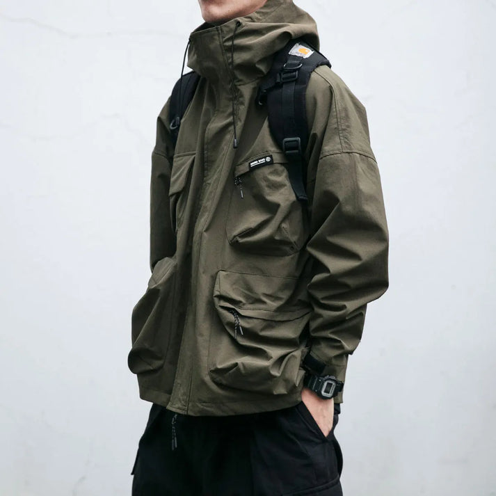 Wetterfeste Jacke | Oversize-Schnitt | Mit Kapuze | Cargo-Jacke | Herrenjacke-HauteBerlin