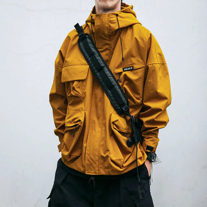 Wetterfeste Jacke | Oversize-Schnitt | Mit Kapuze | Cargo-Jacke | Herrenjacke-HauteBerlin