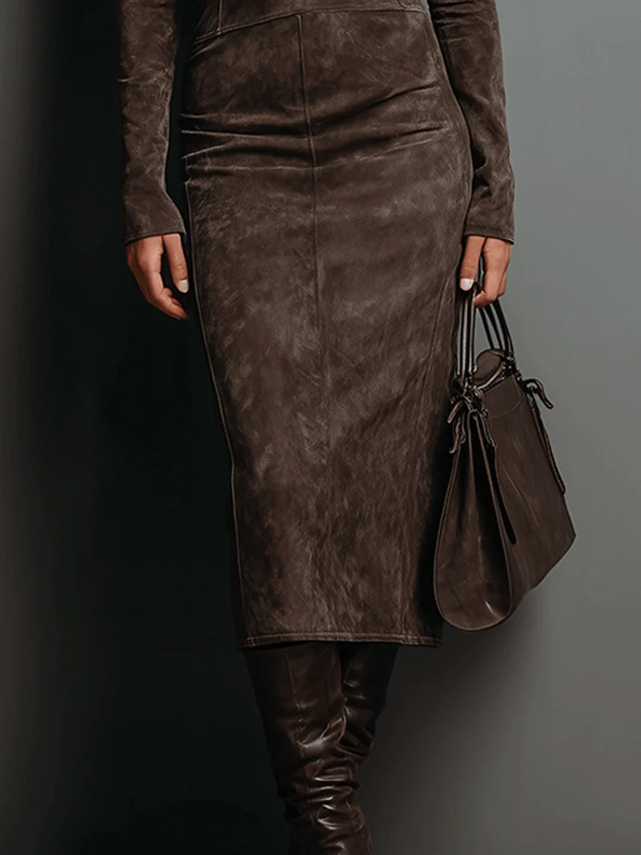 Wildlederkleid – Figurbetont – Langarm – Midi-Kleid – Rollkragenkleid-HauteBerlin
