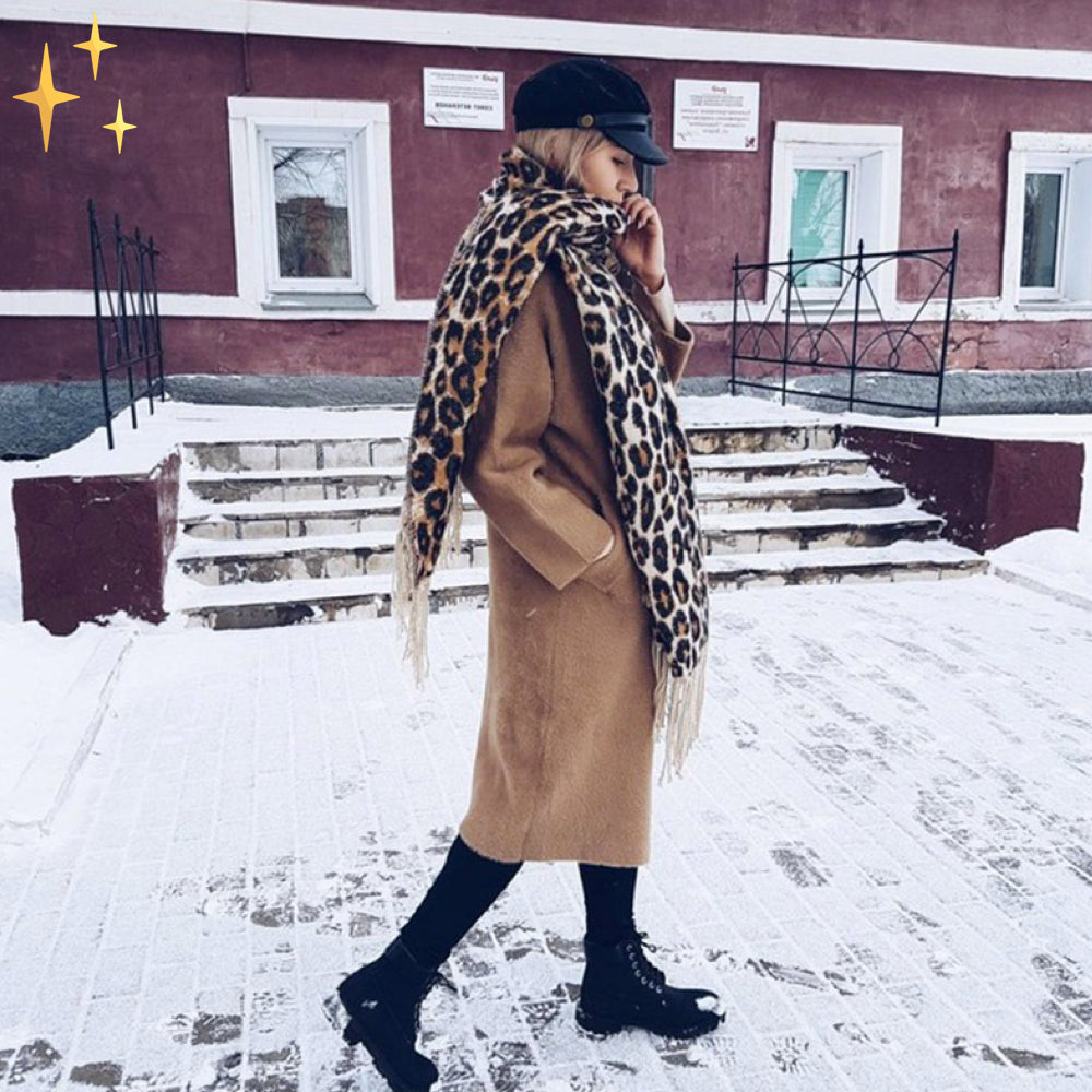 Winterschal – warmer, großer Wollschal mit Leopardenmuster für Damen-HauteBerlin