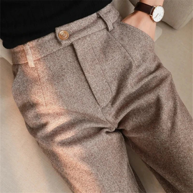 Élivine – Hoch taillierte Damen Tweed-Hose mit Klassischem Schnitt & Struktur-Khaki-S-HauteBerlin