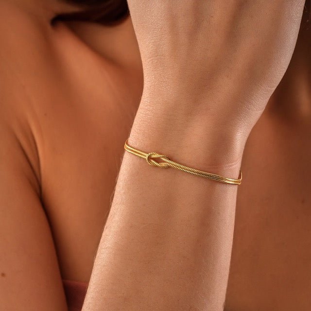 Knotenarmband – Dünnes, minimalistisches Armband für Frauen