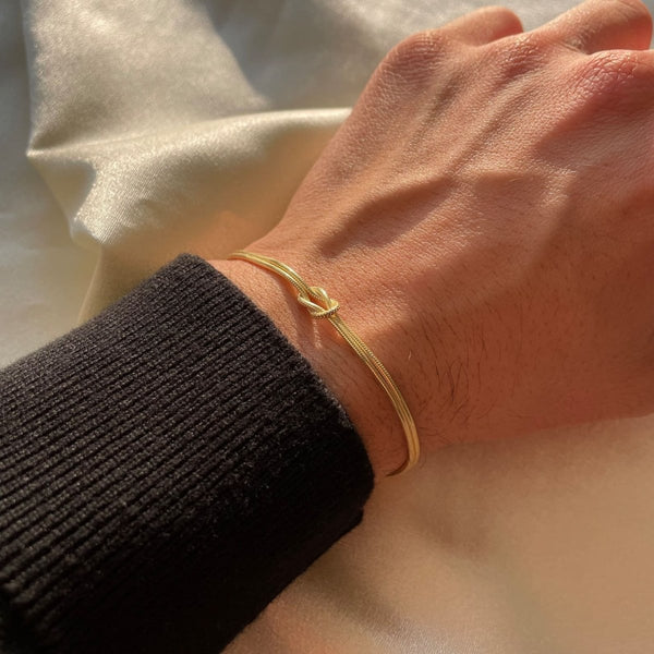 Knotenarmband – Minimalistisches Silber- und Goldarmband für Frauen
